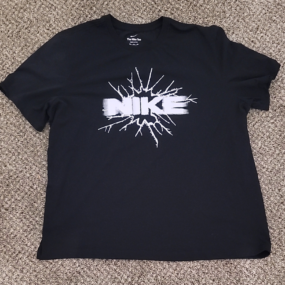Nike Men's Black and White Burst Tee